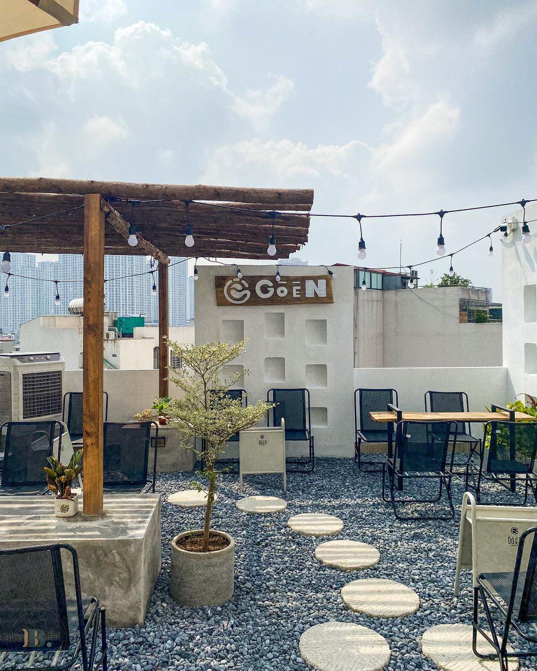 Quán coffee san thượng