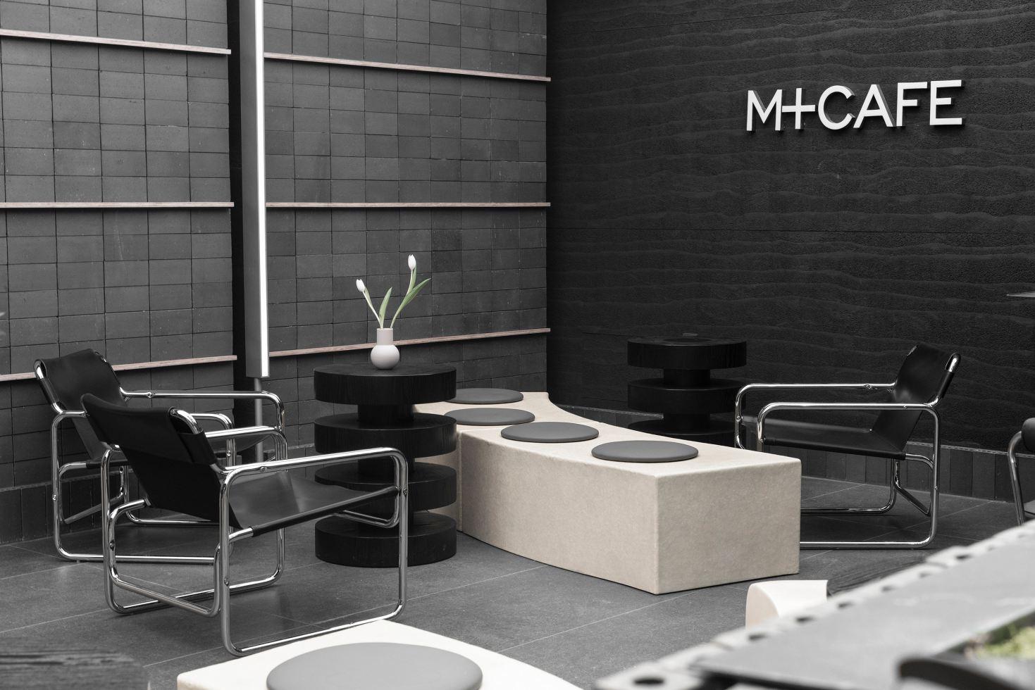 M+ Coffee tone đen